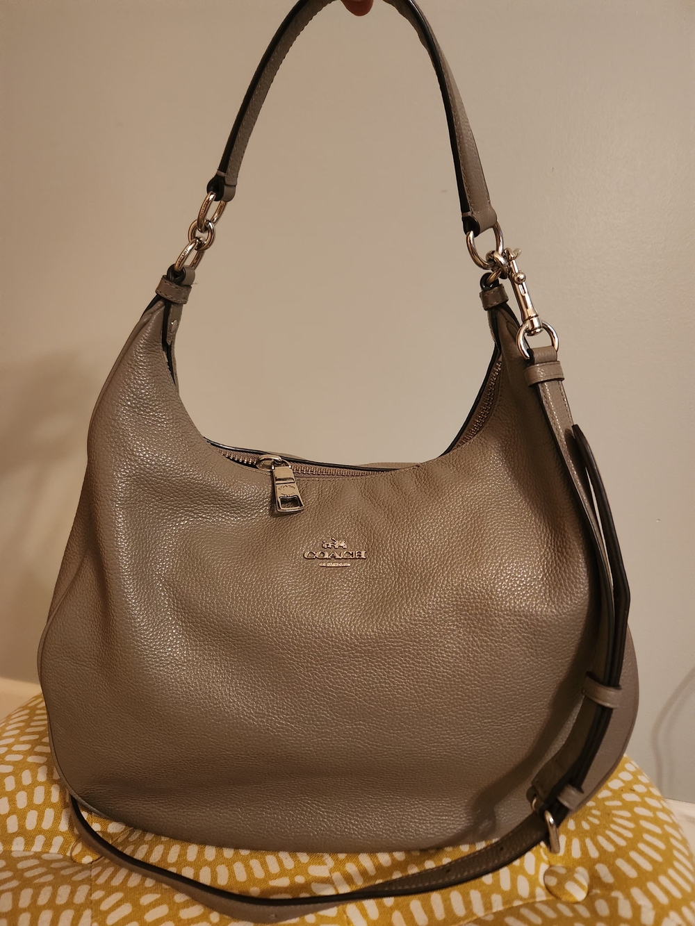Large Coach Taupe Leather Hobo Bag with Gold Hardware - Picture 7 of 11
